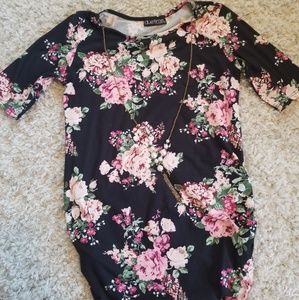 Maternity floral shirt with necklace